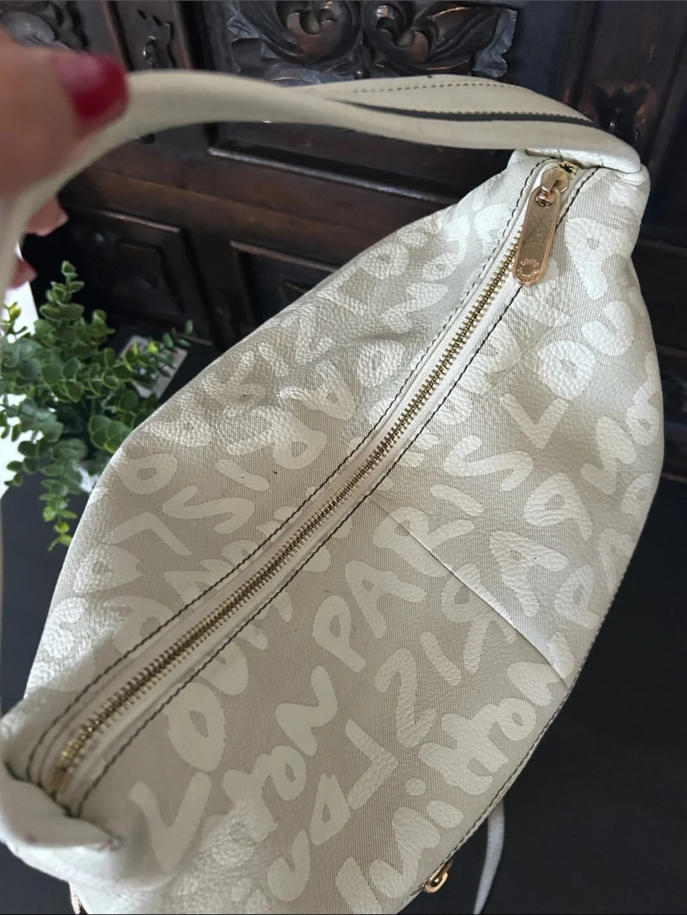 Source Unknown Beige Script-Print Shoulder Bag
